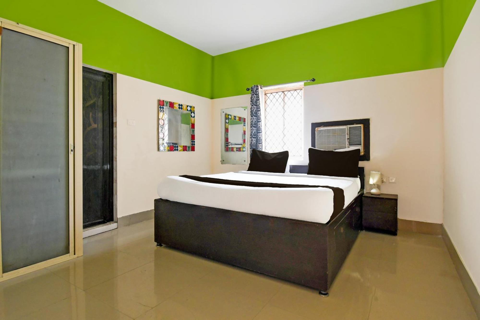 Guest house Super O Swaranpuri Near Kiit Square