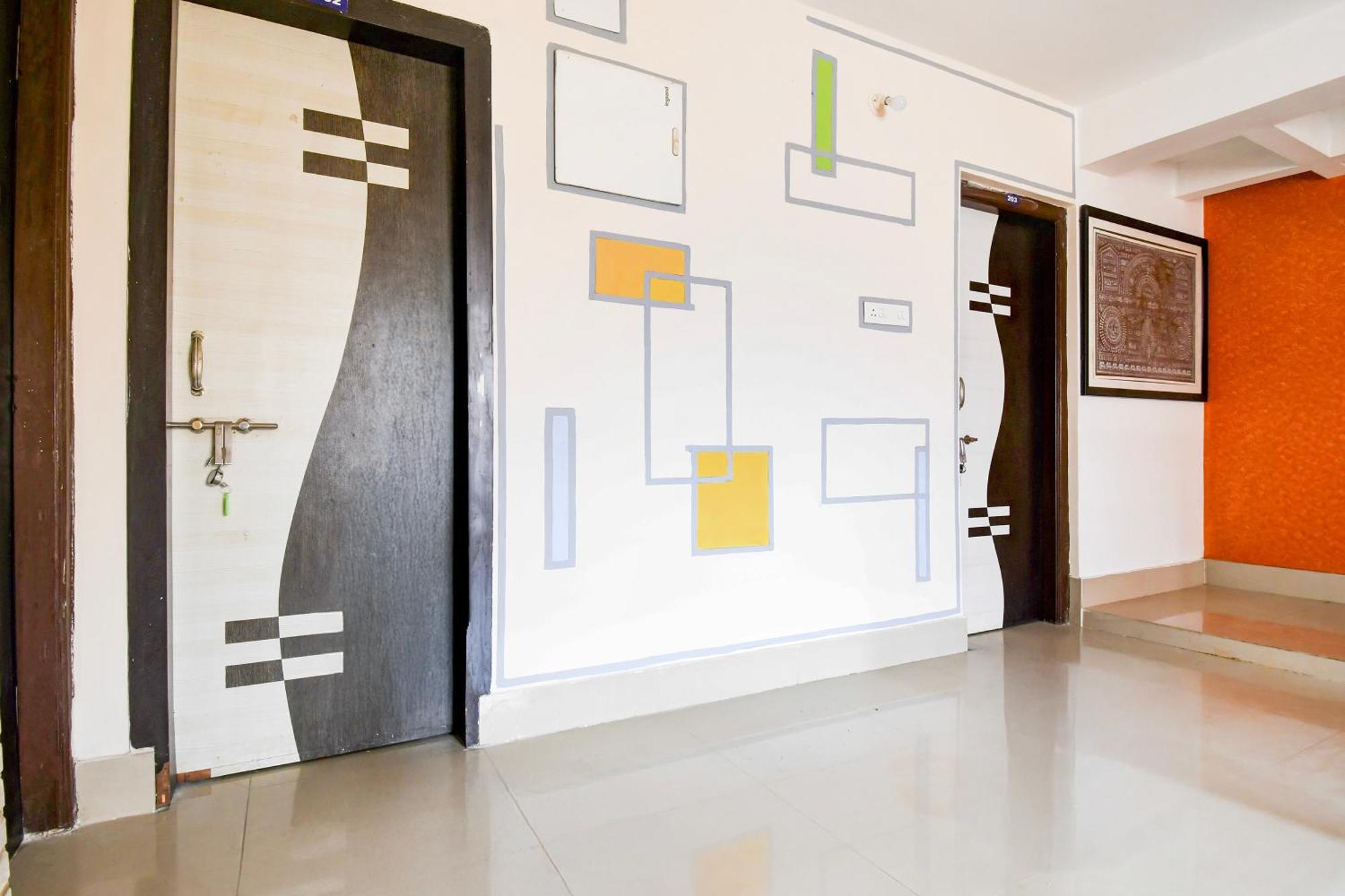 Guest house Super O Swaranpuri Near Kiit Square Bhubaneswar